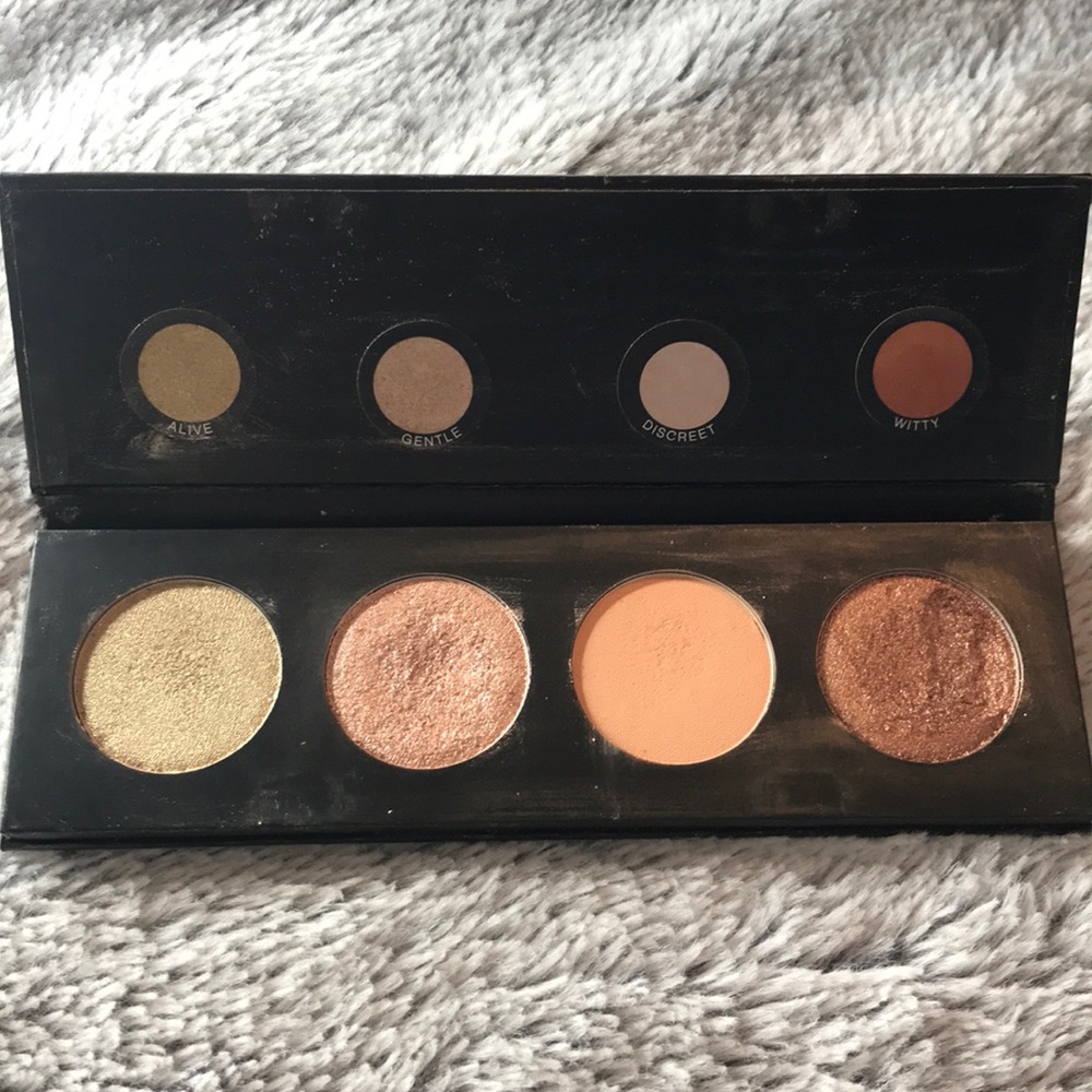 Eyeshadow palette